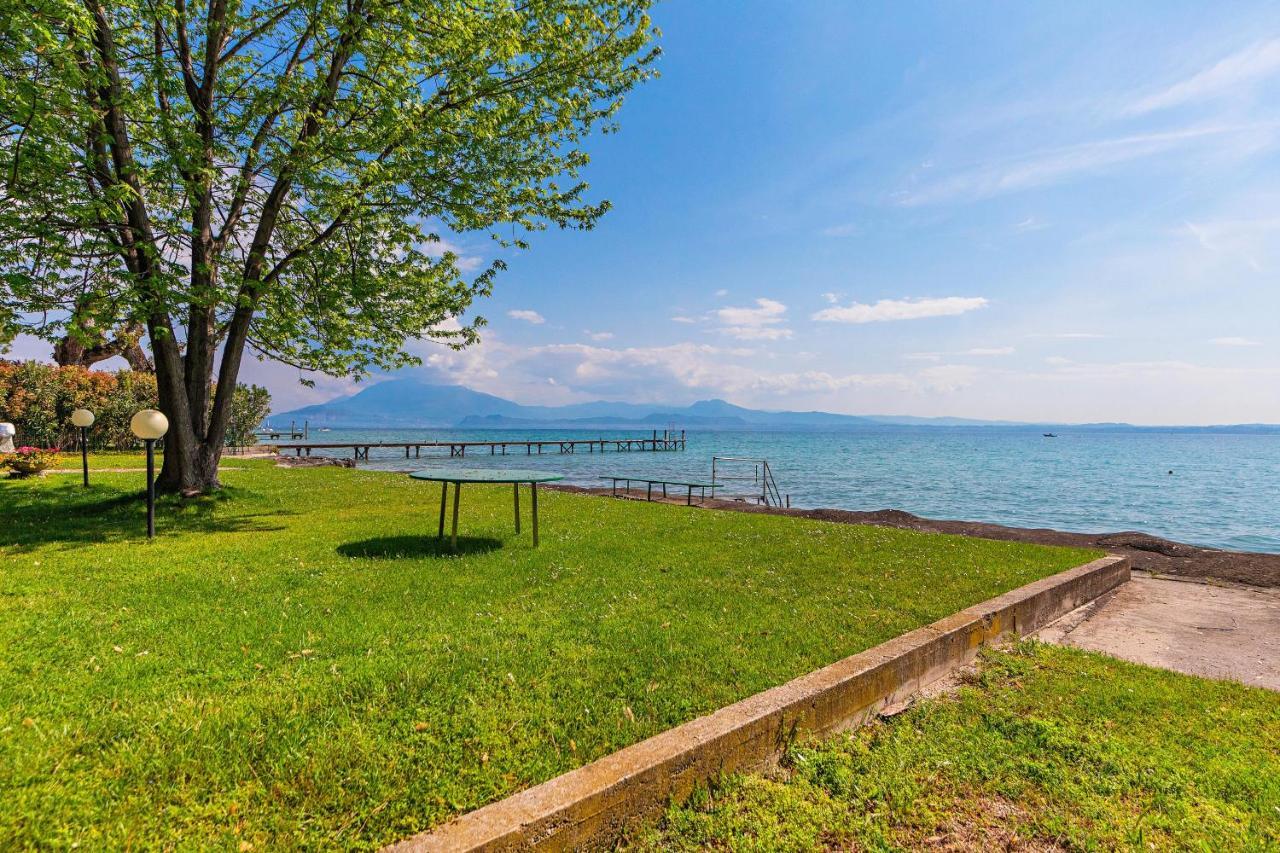 Splendid Apartment Pt-1 Sul Lago By Wonderful Italy Сірміоне Екстер'єр фото